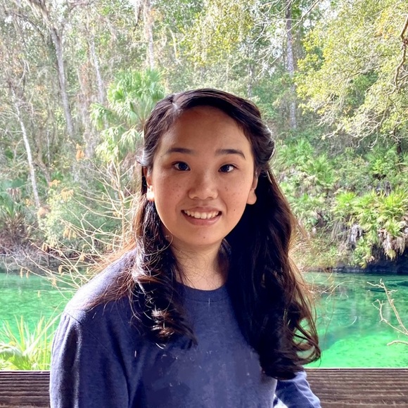 Meet your Posher, Claire - Picture 1 of 1